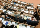 Ficov rozpočet na rok 2013 prešiel: Bude ďalšie uťahovanie opaskov? (Plus jeden deň)