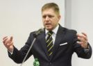 Smer ustupuje od škrtov v dávkach (Hospodárske noviny)