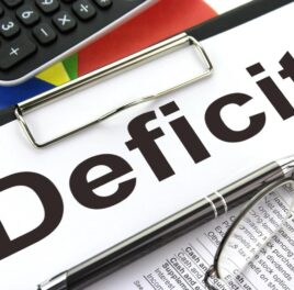 S deficitom na večné časy