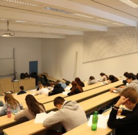 Financial and Economic (Il)Literacy among Young Slovaks