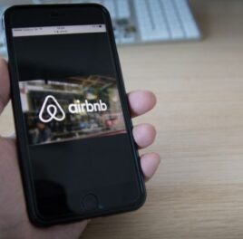 Ako Airbnb predražilo pobyt rodine na ich vlastnej chatke o 100 eur