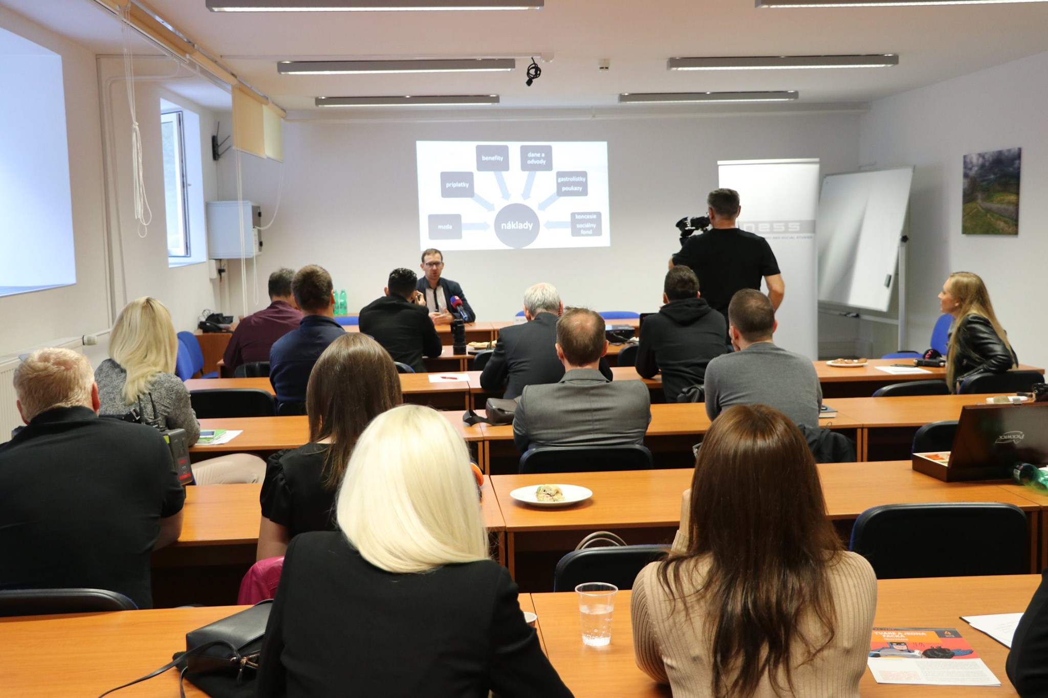 Tlačová konferencia k portálu Cena zamestnanca