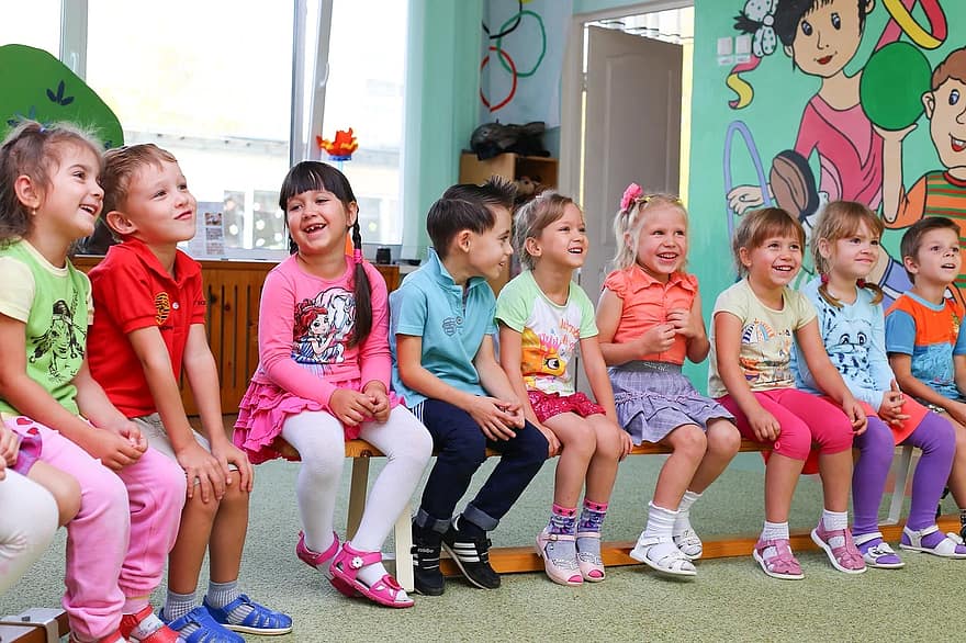 Nepotrebujeme masívnu výstavbu škôlok ani povinnú plošnú dochádzku