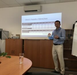 Seminár pre novinárov: Hazardné hry – stolček prestri sa