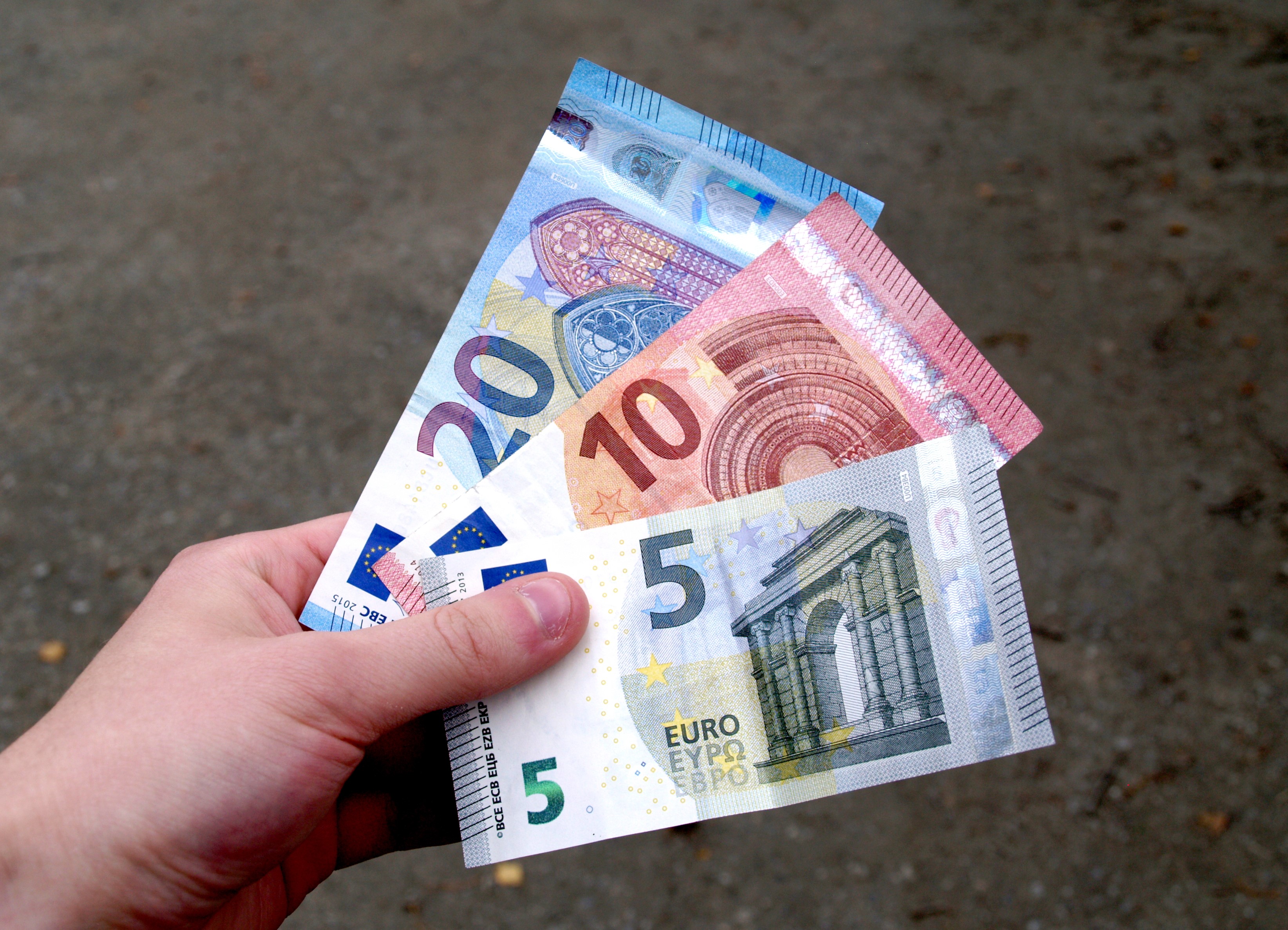 Minimálna mzda = sociálna katastrofa na Slovensku