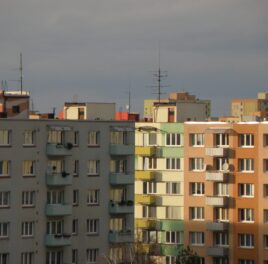 Slovensko v urbanizácii zaostáva, počet Slovákov žijúcich v mestských centrách sa znížil o štvrtinu