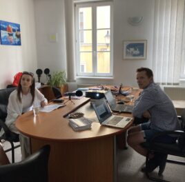 Seminár pre novinárov na tému „Progresívna daň skrytá v odvodoch“