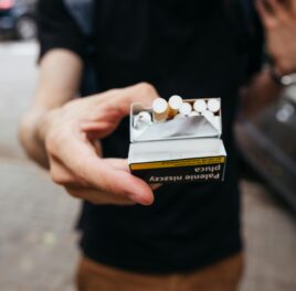 Vysoké dane na cigarety v Európe sú voda na mlyn čiernemu trhu