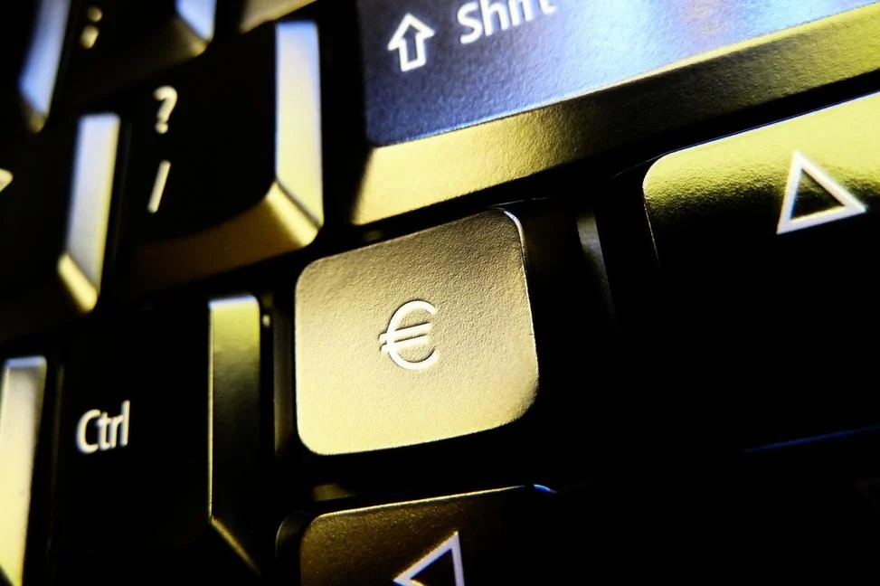 Digitálne euro: Prinesie nám viac ako vezme?